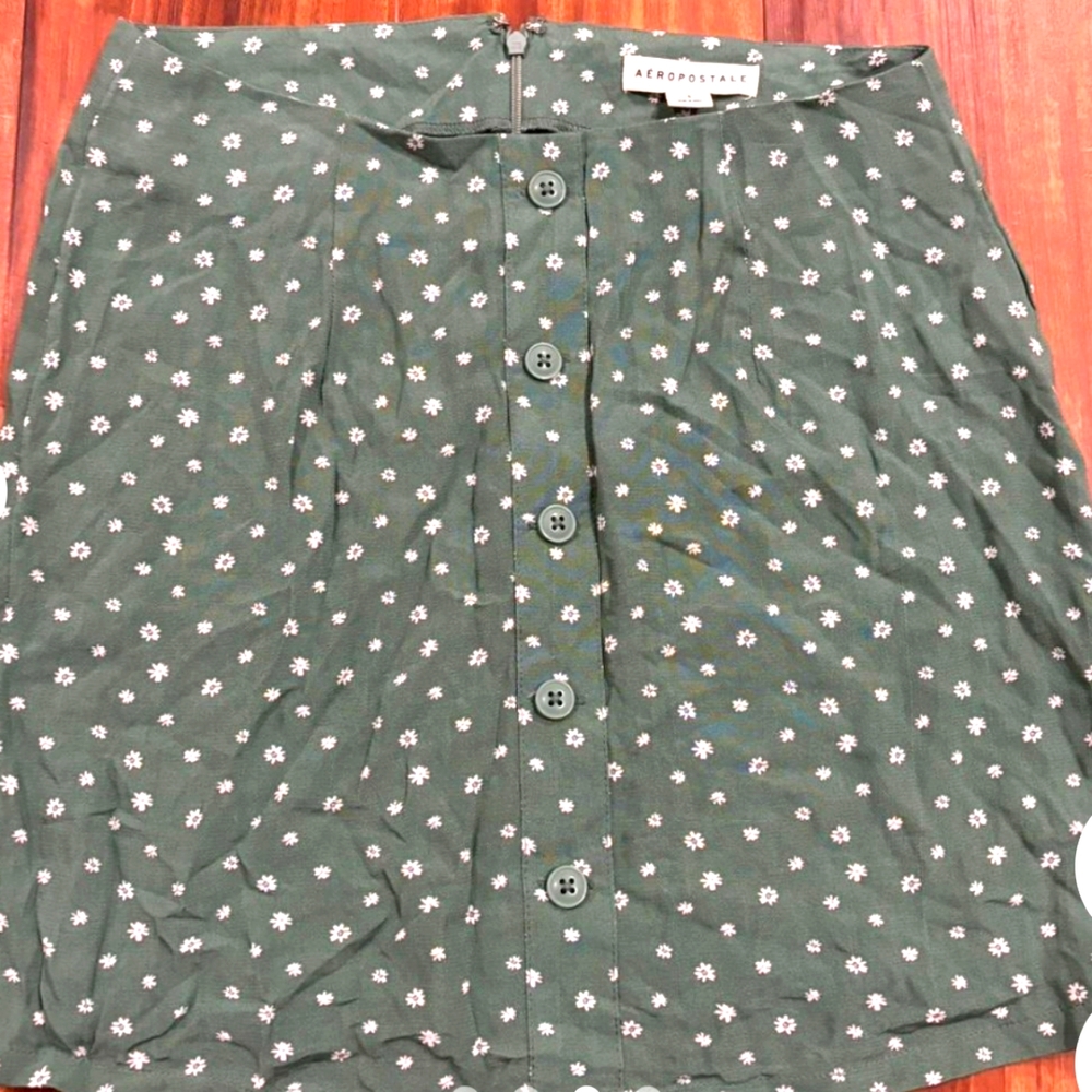 Aeropostale Size S NWT flowered skirt